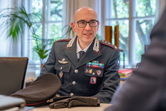 Lunedì 25 maggio avverrà il passaggio di consegne e il colonnello Carenza tornerà a ricoprire esclusivamente il ruolo di vicecomandante della Legione Trentino-Alto Adige, dopo aver assolto il doppio incarico dallo scorso dicembre. (Foto: USP/Greta Stuefer)