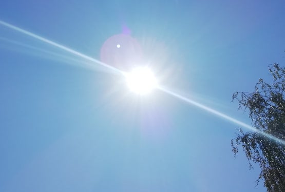 Das&nbsp;Landeslabor für&nbsp;Luftanalysen und Strahlenschutz&nbsp;verweist darauf, dass bei dieser Wetterlage auch auf die erhöhte ultraviolette Strahlung, vor allem um die Mittagszeit zu achten ist. (Foto: LPA/Umweltagentur/Nadia Franzoi)