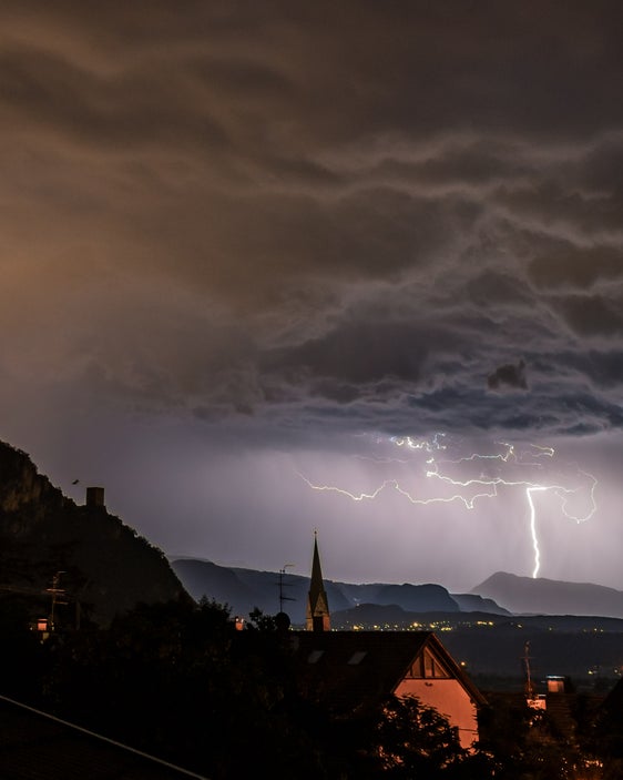 Die rechtzeitige Information über anstehende Gewitter ist entscheidend für die eigene Sicherheit. (Foto: LPA/Florian Mair, Terlan)