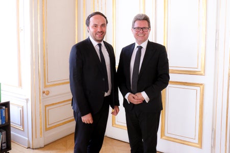 L'assessore provinciale Achammer (a sinistra) con il ministro austriaco dell'Istruzione, della Scienza e della Ricerca Polaschek (Foto: ASP/Peter Natter)