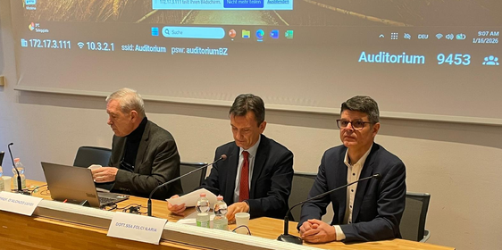 Al tavolo dei relatori: da sinistra il docente dell'Università Cattolica del Sacro Cuore Luigi D'Alonzo, il sovrintendente scolastico Vincenzo Gullotta e l'ispettore per il Servizio Inclusione e consulenza scolastica Christian Rispoli (Foto: USP)