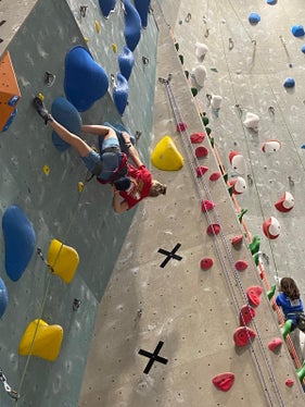 Sophie Pederiva, terza tra le Under 13 nelle gare Arge Alp di arrampicata sportiva, in Austria (Foto: Alpenverein Südtirol)