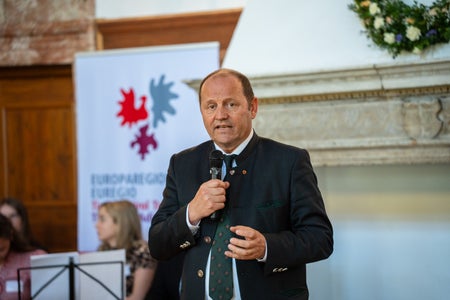 Tirols Landeshauptmannstellvertreter Geisler: Mit dem Euregio-Ring erweist sich das land- und hauswirtschaftliche Bildungswesen als Vorbild für die Pflege der kulturellen Identität im Euregio-Gebiet (Foto: Land Tirol/Fitsch)