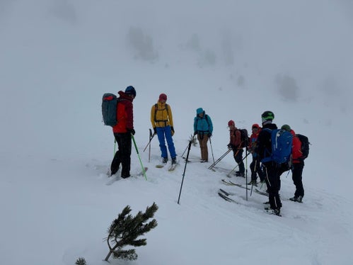 Schneedeckenuntersuchung: Lawinenwarner und Bergführer auf dem Jochgrimm (Foto: LPA/Landesamt für Meteorologie und Lawinenwarnung in der Agentur für Bevölkerungsschutz)