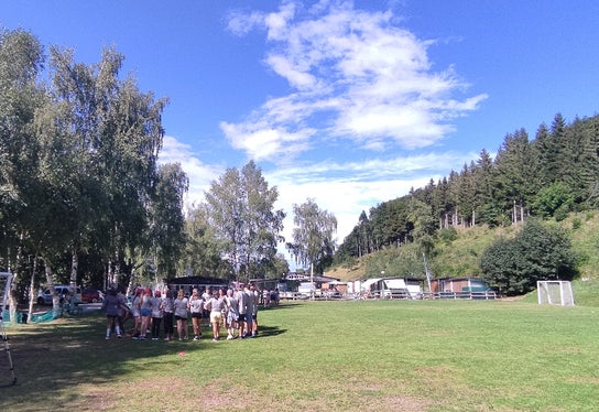 In diesem Sommer findet das Sommercamp der Euregio in San Valentino in der Gemeinde Brentonico unter dem Monte Baldo im Trentino statt. (Foto: Presseamt Trentino)