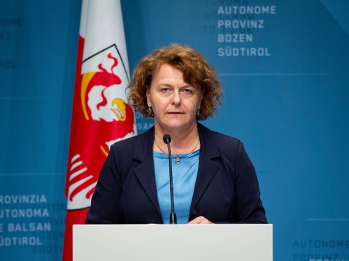 Occorre garantire la permanenza delle persone non autosufficienti al proprio domicilio il più a lungo possibile, ha detto la vicepresidente della Provincia, Rosmarie Pamer (Foto: ASP/Fabio Brucculeri)