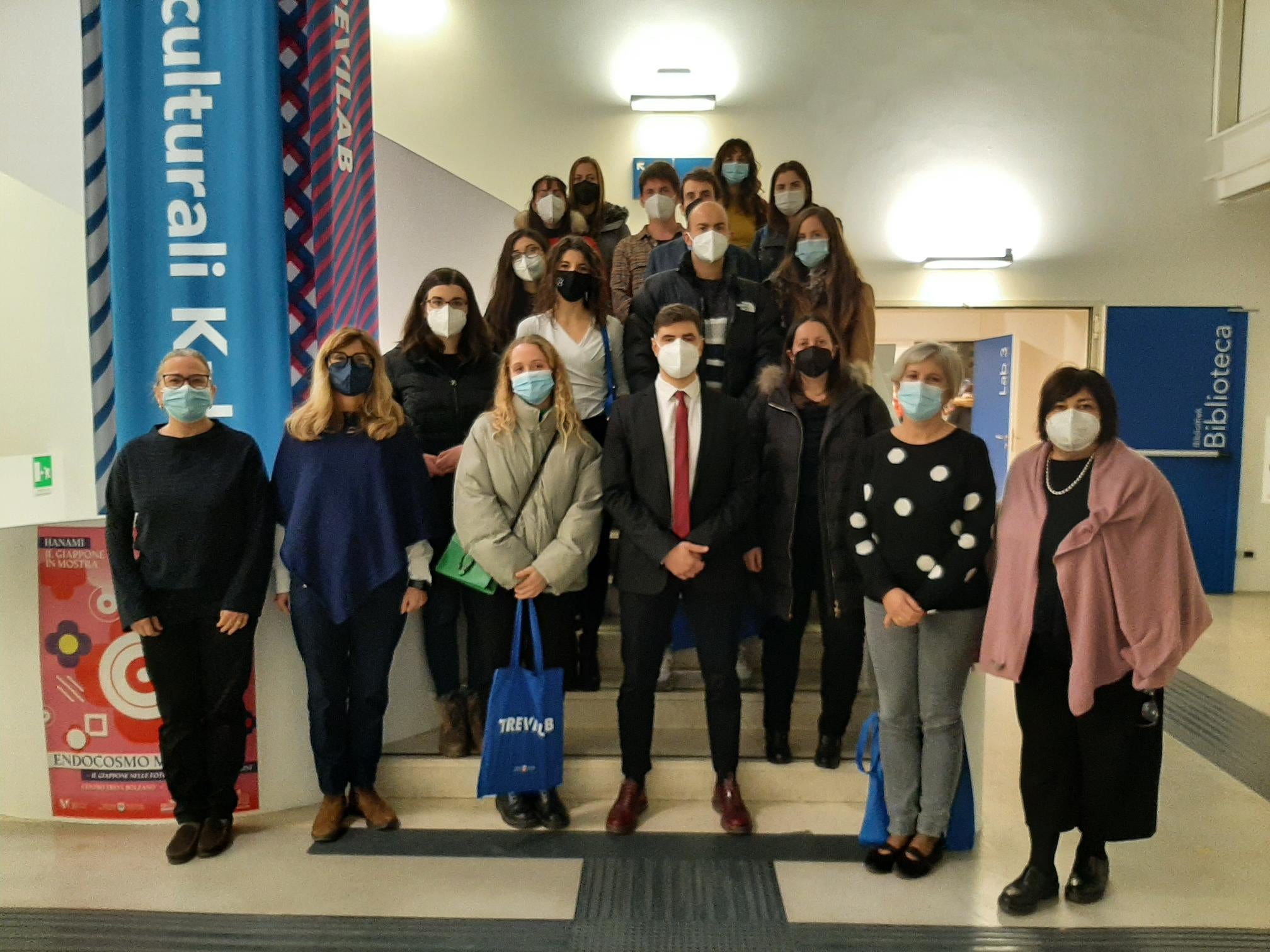 Alcuni dei 27 neo-laureati premiati per le loro tesi di laurea su argomenti di interesse locale. (Foto ASP)