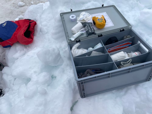 Il corso di sicurezza ha fornito anche preziose basi dedicate al primo soccorso. (Foto: USP/Ufficio Meteorologia e Prevenzione valanghe)