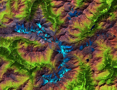 Ein Bild aus dem Jahr 2023 zeigt kaum mehr Gletscher in der Ortlergruppe und im Cevedale in Südtirol, im Trentino und in der Lombardei. (Satellit: Sentinel 2; Datenbearbeitung: Eurac Research)
