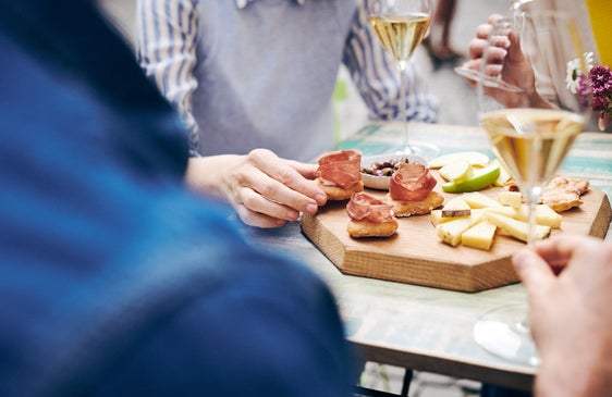 Das italienische Verfassungsgericht hat die vollständige Rechtmäßigkeit des Handelsgesetzbuches bestätigt, das in Südtirol mit Landesgesetz Nr. 12 von 2019 eingeführt wurde. Landeshauptmann-Stellvertreter Marco Galateo: "Der landesrechtliche Rahmen ist klar und verfassungskonform (Foto: IDM Südtirol/Manuel Ferrigato. Das beigefügte Foto ist ausschließlich für die Verwendung in dieser Pressemitteilung bestimmt.)