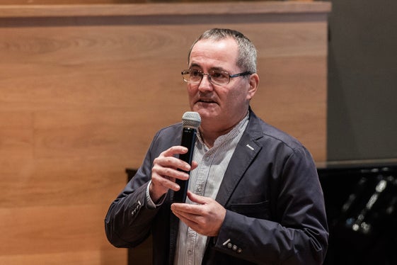 Der deutsche Bildungsdirektor Gustav Tschenett sprach heute von einem neuen Bildungsangebot, das interessierten Schülerinnen und Schüler aus Südtirol erstmals die Möglichkeit biete, eine Ausbildung in englischer Sprache mit internationaler Ausrichtung in Anspruch zu nehmen. (Foto: LPA/Claudia Corrent)