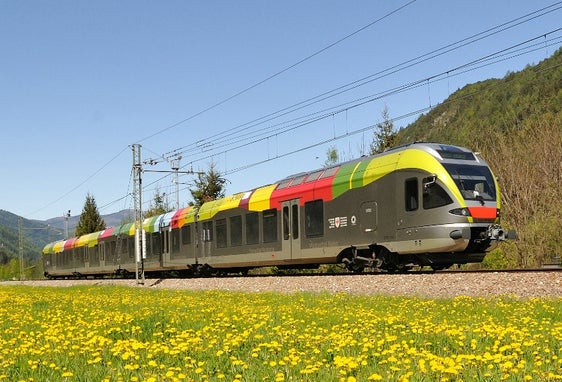 Die derzeitigen grenzüberschreitenden Bahnverbindungen Innsbruck-Lienz bleiben aufrecht. Die Landesregierung hat sich für die Verlängerung der entsprechenden Verträge ausgesprochen. (Foto: LPA)