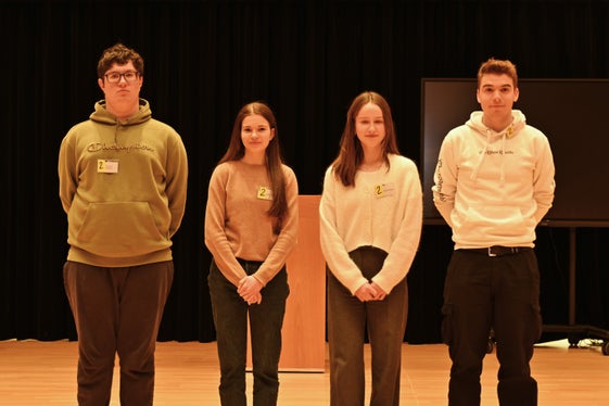 Sei squadre al via: nella foto il team 2 con Christian Gebhard, Maya Irsara, Daniela Mölgg e Maximilian Heinel. (Foto: ASP/Direzione Istruzione e Formazione tedesca/Margit Pichler)

