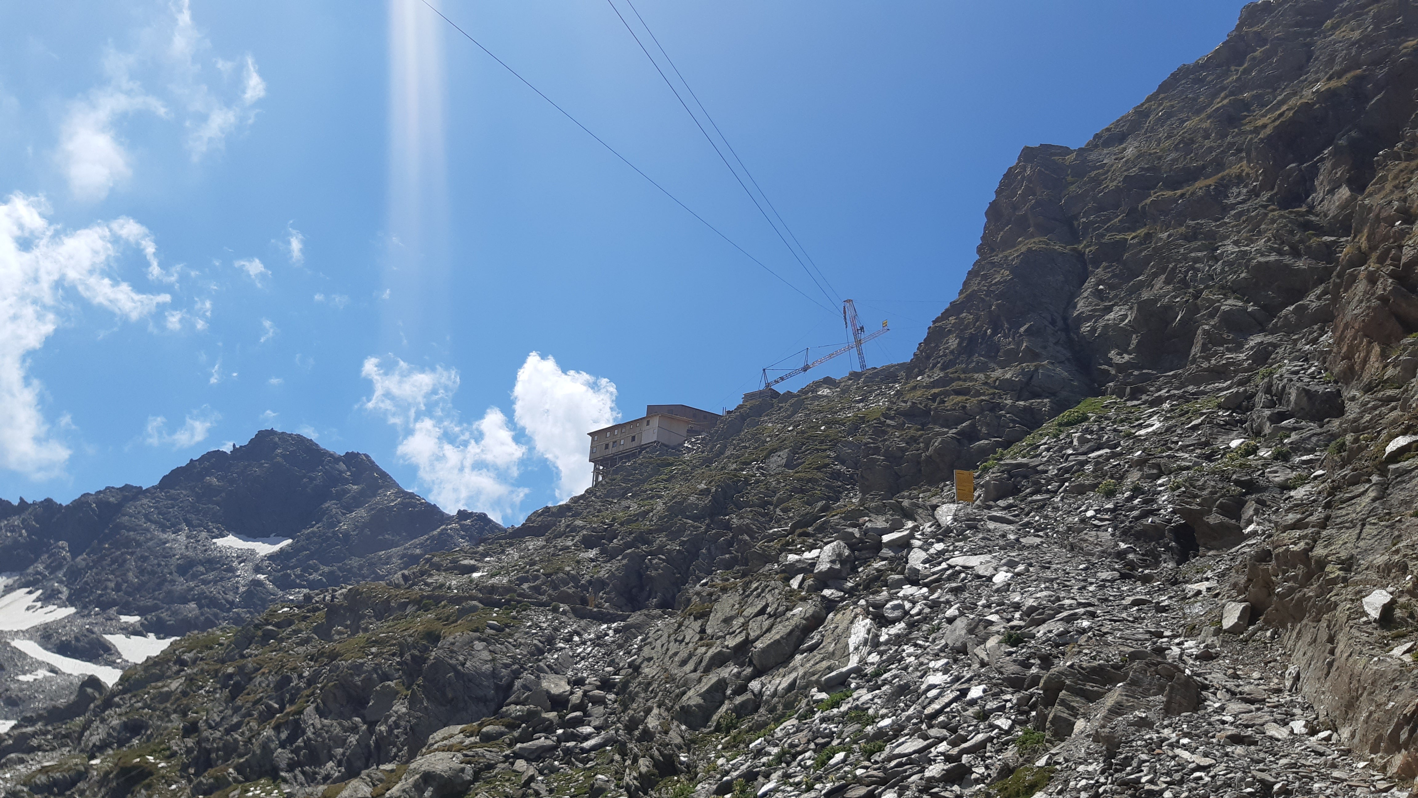 Materialseilbahnen für Stettiner und für Zwickauer Hütte | Alle News | News  | Südtiroler Landesverwaltung