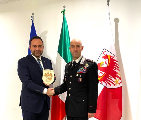 Il vicepresidente Marco Galateo dha voluto ringraziare il colonnello Raffaele Rivola per la preziosa collaborazione offerta e il sostegno all’assessorato e all’amministrazione provinciale. (Foto: USP)