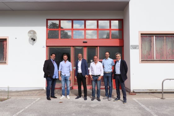 Heute früh wurde am Gebäude, das zum Jugendkulturzentrum um- und ausgebaut werden soll, ein Lokalaugenschein durchgeführt (von links): Giordano Silvestro (Präsident Arci Sterzing), Sterzings Vizebürgermeister Fabio Cola, Landeshauptmann Arno Kompatscher, Landesrat Giuliano Vettorato, Arci-Direktor Sergio Bonagura und Landes-Arci-Präsident Roberto D' Ambrogio  (Foto: LPA/Gianluca Crocco)