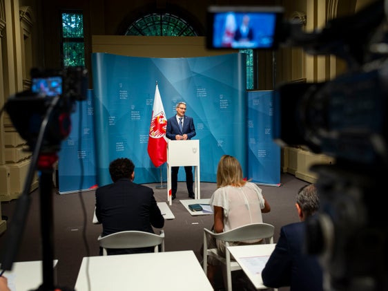 Il presidente della Provincia, Arno Kompatscher, ha illustrato anche oggi in conferenza stampa le più importanti decisioni assunte dalla Giunta. (Foto: ASP/Fabio Brucculeri) 