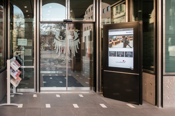 In der Landesabteilung Hochbau und technischer Dienst, die ihren Sitz im Landhaus 2 in Bozen hat, sind drei Stellen als Technische Experten oder Expertinnen zu besetzen. (Foto: LPA)
