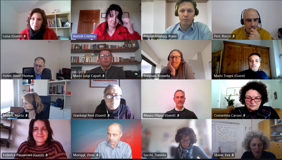 Migliorare i servizi digitali per cittadini e aziende, questo l'obiettivo prioritario  della collaborazione tra la Ripartizione informatica e gli 8 esperti digitali con competenze multidisciplinari. Nella foto il primo incontro online. (Foto: ASP/Ripartizione informatica)