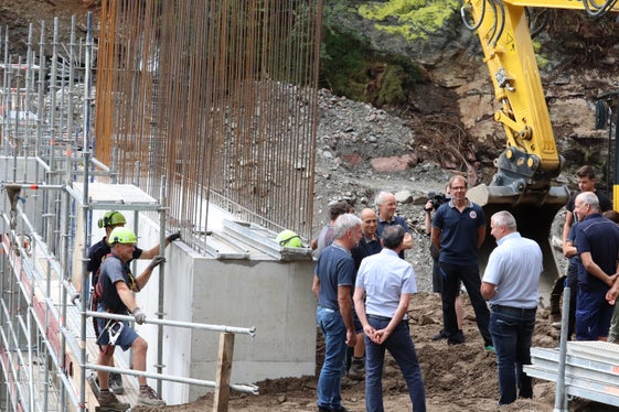 Lokalaugenschein auf der Sperre im Öttenbach in der Gemeinde Sarntal (Foto: LPA/Maja Clara)