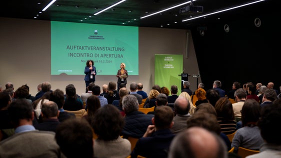 Auf das gestrige Auftakttreffen im NOI Tech Park in Bozen werden in den nächsten Monaten weitere vier Arbeitstreffen des Stakeholder Forums Klima folgen. (Foto: LPA/Fabio Brucculeri)