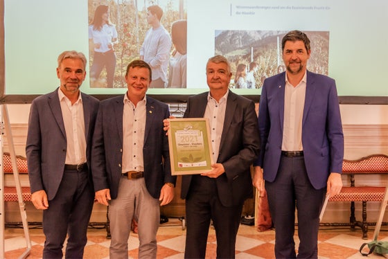 In Südtirol ging der erste Preis an das Südtiroler Apfelkonsortium für das Projekt Apfelführungen. (Foto: LPA/Claudia Corrent)