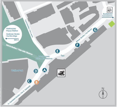 Le fermate dell'autobus nei pressi della stazione di Bolzano. Nei download è possibile scaricare il pdf esplicativo. (Foto: USP/STA)
