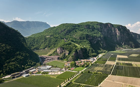 Il Centro di Sperimentazione Laimburg (nella foto) gestisce già  alcuni laboratori viventi. (Foto: ASP/Laimburg)