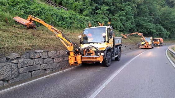Im Bild einige moderne Fahrzeuge des Straßendienstes, die in den vergangenen Jahren angekauft wurden. Das Ankaufsprogramm 2026 sieht die Anschaffung von 53 neuen Fahrzeugen und Spezialgeräten sowie den Eintausch von 58 bestehenden Fahrzeugen vor. (Foto: LPA/Straßendienst)