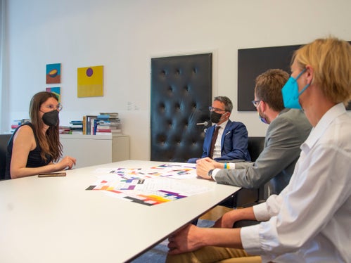 La presidente Arianna Miriam Fiumefreddo ha riferito, tra l'altro, al presidente Kompatscher delle esperienze con il progetto Casa Rainbow House. (Foto: ASP/Fabio Brucculeri)