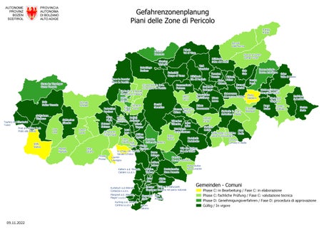 Die Grafik zeigt den aktuellen Stand (9.11.2022) der Ausarbeitung des Gefahrenzonenplans in den Gemeinden Südtirols: 79 Gemeinden verfügen über einen gültigen Gefahrenzonenplan. (Foto: LPA)
