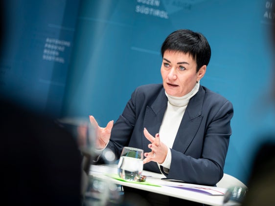 Wohnbau-Landesrätin Ulli Mair ist überzeugt davon, dass die Konventionierung der gesamten Neukubatur notwendig ist, um Wohnraum für Ansässige zu sichern. (Foto: LPA/Fabio Brucculeri)