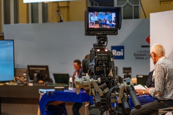 Complessivamente hanno votato 290.299 persone, compresi i voti espressi per corrispondenza (13.175). Le operazioni di scrutinio si sono svolte senza particolari intoppi (Foto: ASP/Greta Stuefer)