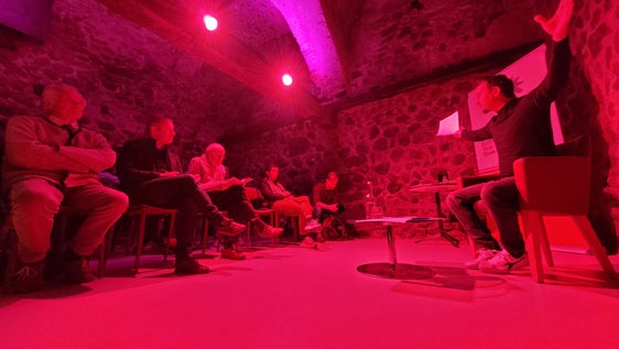 Proseguono gli appuntamenti con i Giovedì culturali dell'Euregio. Il prossimo incontro, alla Casa della Pesa di via Portici 19 a Bolzano, sarà uno spettacolo di marionette con accompagnamento musicale per raccontare l'antica fiaba Holle e di più (Foto: Euregio)