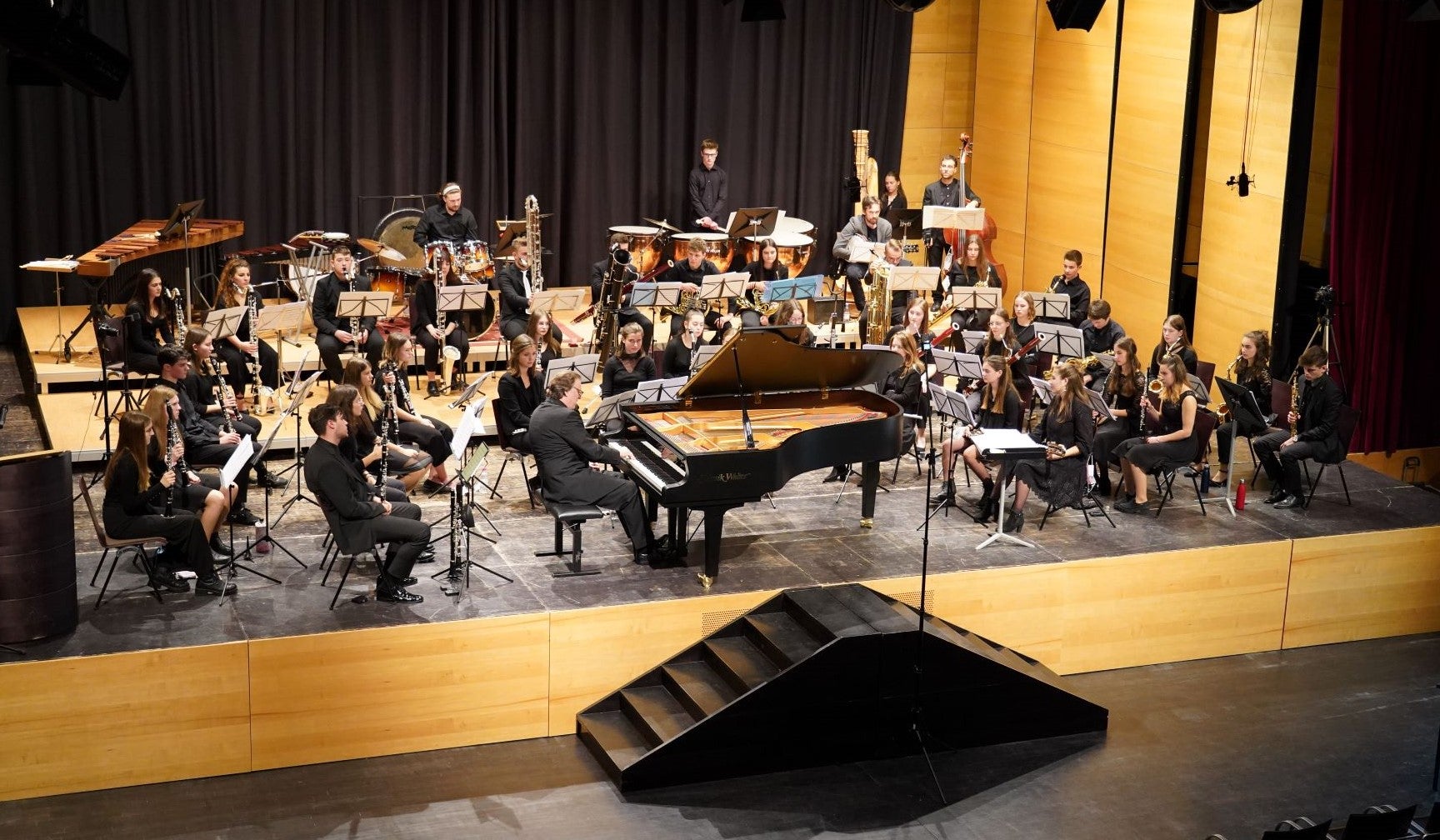 Für die Orchestermitglieder des Holzblasorchesters HoBla-O stehen zehn Stipendien zur Verfügung. Darum bewerben kann man sich bis zum 16. Juni. (Foto: Deutsche Bildungsdirektion)
