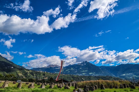 Wetterbild des Monats September 2026: Steinzeit in Algund (Foto: LPA/Martin Geier)