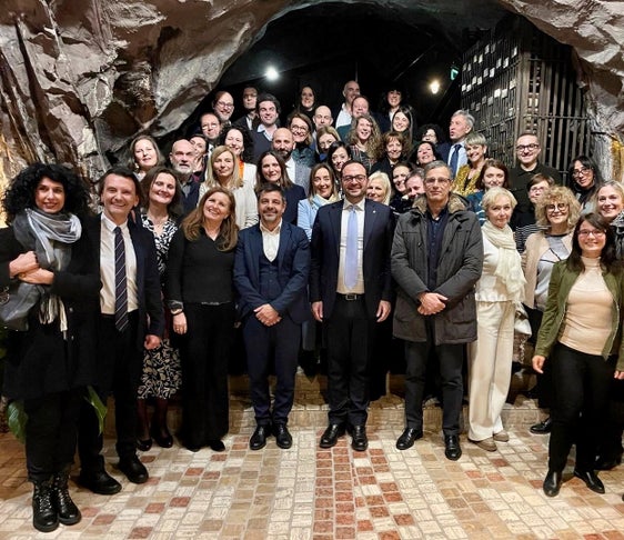 Sostegno ai docenti, prevenzione, impegno per le lingue e cooperazione con il mondo economico i temi affrontati dall'assessore all'Istruzione Marco Galateo all'incontro con dirigenti e funzionari del mondo della scuola italiana (Foto: ASP/Direzione Istruzione e Formazione italiana)