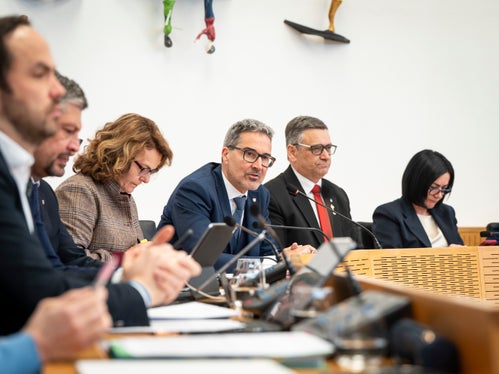 La mobilità è stata tra i principali temi affrontati durante la seduta straordinaria della Giunta provinciale a Brunico con i sindaci e il presidente della Comunità comprensoriale Val Pusteria. (Foto: USP/Fabio Brucculeri)