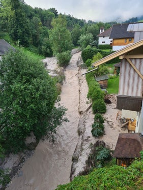 Il torrente Furcia a Valdaora di Sotto questa mattina dopo le forti precipitazioni di ieri sera (Foto: ASP/Ufficio sistemazione bacini montani Est)