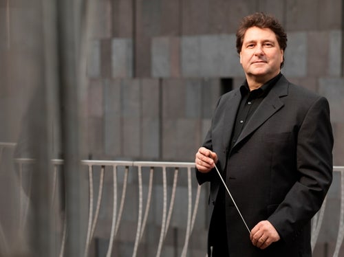 L'orchestra è diretta da Johannes Wildner, uno dei principali direttori d'orchestra austriaci della sua generazione. 