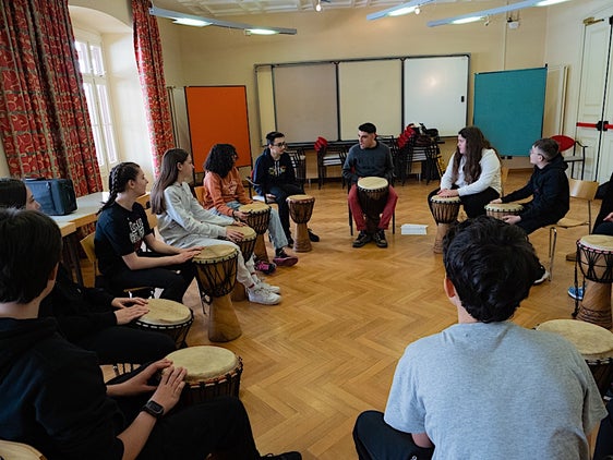 Nei giorni scorsi si è tenuto a Dobbiaco il progetto “Vivere la musica”, soggiorno studio organizzato dalla scuola media Filzi di Laives per promuovere la musica d’insieme (Foto: ASP/Istituto comprensivo di Laives)