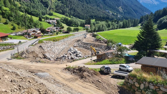 Beginn der Arbeiten: Baustelle am Toffringbach in diesem Sommer (Foto: LPA/Landesamt für Wildbach- und Lawinenverbauung Nord in der Agentur für Bevölkerungsschutz)