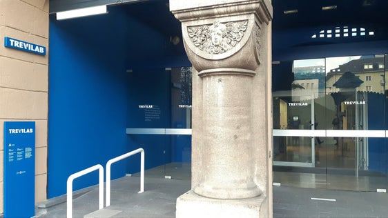 Das Kulturzentrum Trevi in Bozen (im Bild) und die Sprachenmediathek in Meran sind derzeit nur für Nutzerinnen und Nutzer mit einer 2G-Bescheinigung zugänglich. (Foto: LPA/Thomas Laconi)