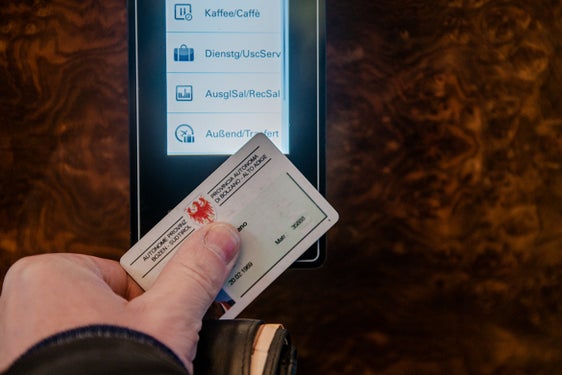 Das Land sucht Buchhalterinnen und Buchhalter für das Landesdenkmalamt und für die Abteilung Finanzen. Interessierte können sich dafür bis zum 21. Juni bewerben. (Foto: LPA/Claudia Corrent)