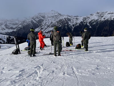 Beim diesjährigen Kurs in Ratschings waren neben Lawinenkommissionsmitgliedern auch Jungförster und Jungförsterinnen dabei. (Foto: LPA/Landesamt für Meteorologie und Lawinenwarnung)