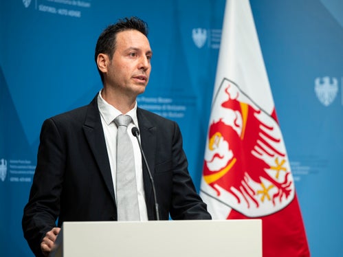 Nachdem bereits in einer der Südtiroler Memorykliniken eine umfassende Bewertung des Gesundheitszustandes erfolgt ist, entfällt damit die Einstufung durch unsere Teams, führte Pasquale Basile, Direktor des Amtes für Pflegeeinstufung aus. (Foto: LPA/Fabio Brucculeri)