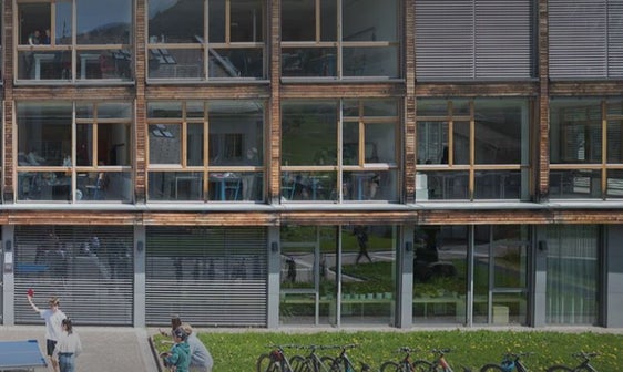 Cun l aumënt dl finanziamënt de 100.000 euro ala scola auta "Raetia" uel l’Intendënza ladina dé n senial sterch de sustëni a chi che ie scrit ite tla sezion sport. (Foto: ITE Raetia)