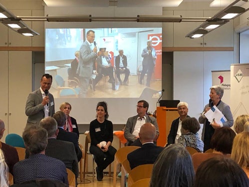 Referentinnen und Referenten sowie das Moderationsteam: (v.l.) Klaus Schneider, Michaela Dorfmann, Emily Poel, Martin Wüller, Hans Anand Pant, Christine Gasser (Foto: LPA/Helga Huber)