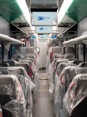 Nella foto, l'interno di uno dei nuovi treni Coradia Stream ETR160 acquistati grazie alle risorse attratte sul territorio da Stato e Unione europea. (Foto: USP/Fabio Brucculeri)