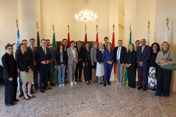 Il Comitato direttivo di Arge Alp a Trento: terzo da destra il direttore della Ripartizione Presidenza della Provincia autonoma di Bolzano (Foto: Veneri/Archivio Ufficio Stampa PAT)